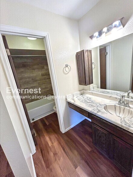 Building Photo - 6659 Gambol Quail Dr E
