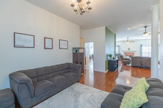 Building Photo - 616 Castle Brook Dr