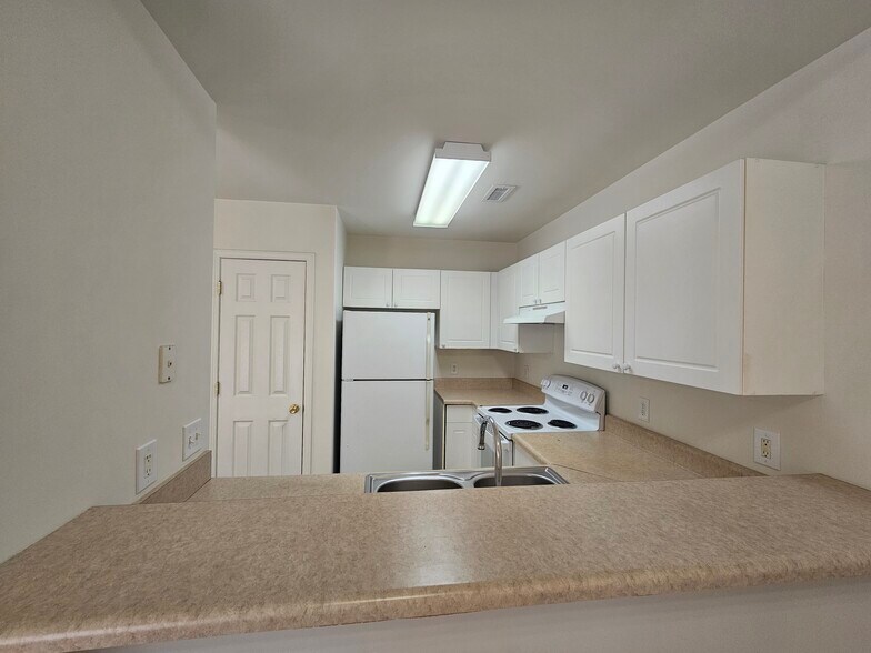Building Photo - 4216 Winding Branches Dr