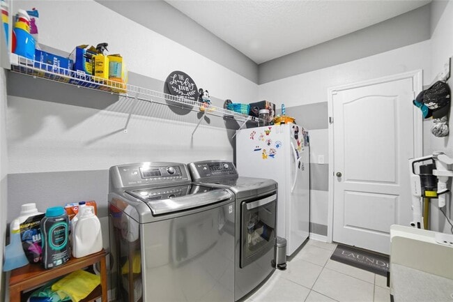 Building Photo - 1461 Clear Brook Pl