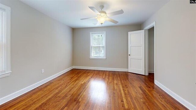 Building Photo - 3 bedroom 2 bath - SHANDON AREA!!!!!