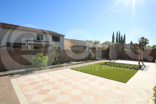 Building Photo - 1465 E Ibis St