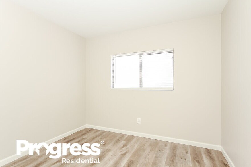 Building Photo - 11834 W Corrine Dr