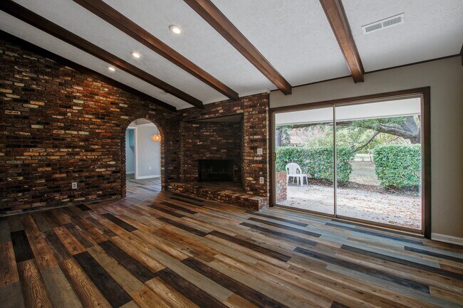 Building Photo - 1805 Chelwood Cir