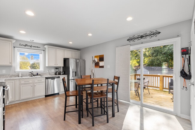 Building Photo - 2446 Gracie White Cir