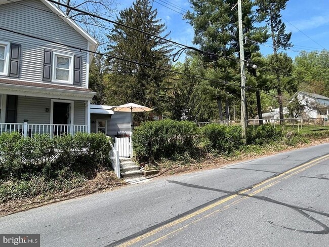 Building Photo - 708 Friedensburg Rd