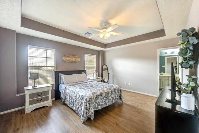 Building Photo - 2351 Urban Forest Ct