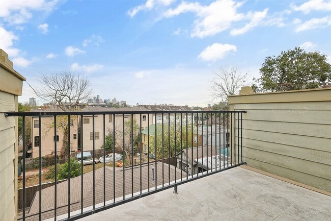 Building Photo - 1719 Welch St