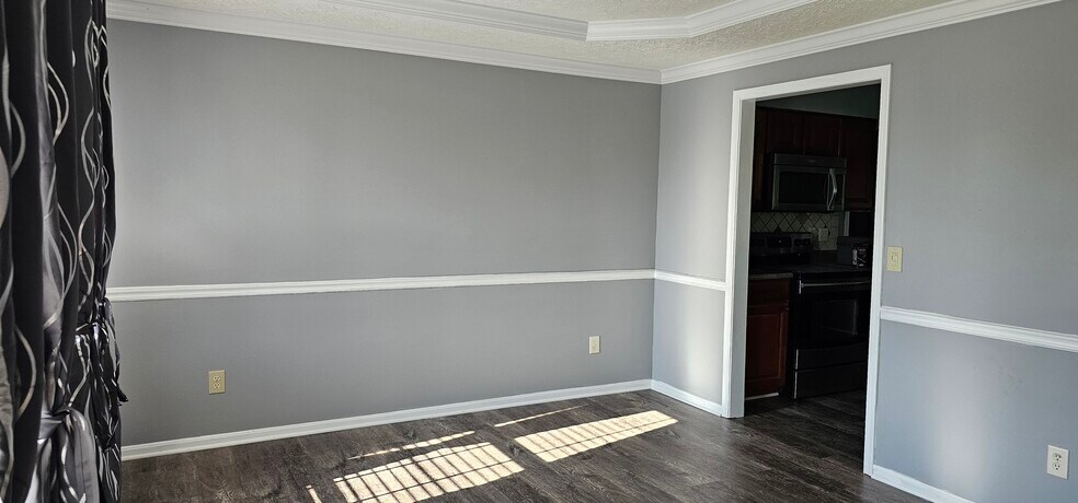 Building Photo - 6553 Clearview Lake Dr