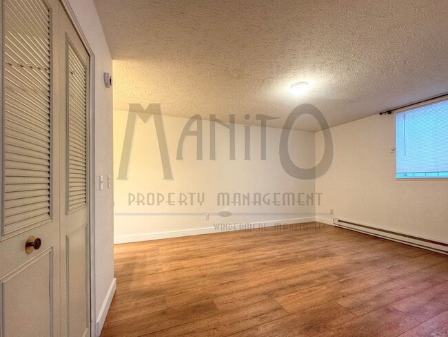 Building Photo - Spacious South Hill Condo