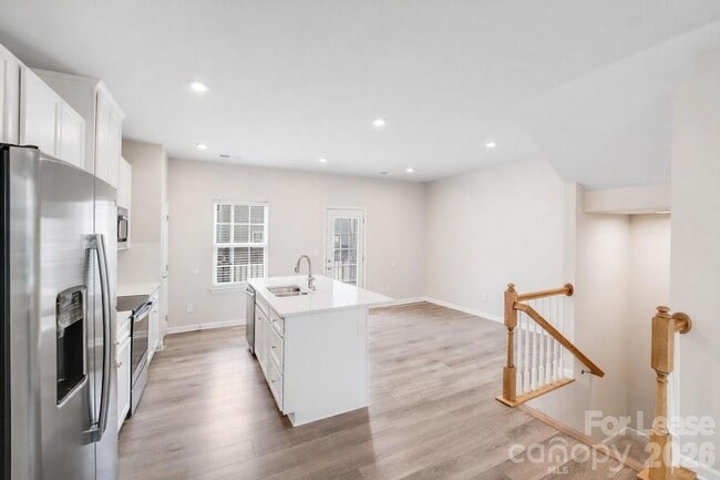 Building Photo - 2303 Autumn Olive Ln