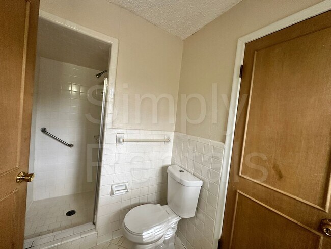 Building Photo - 7 Timberside Dr