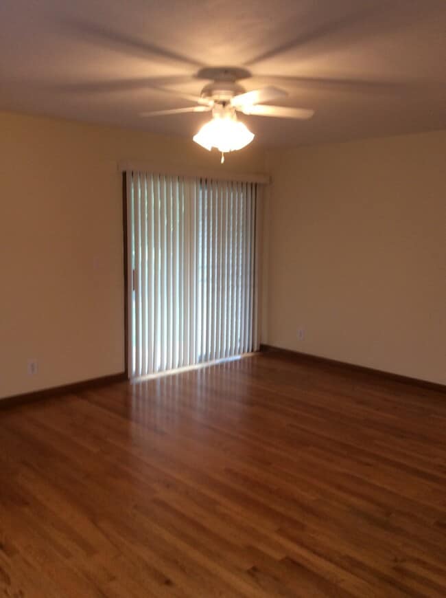 Building Photo - 4803 Flintridge Ct