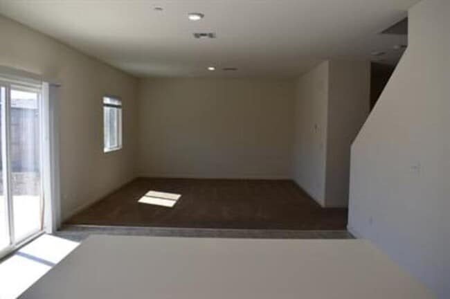 Building Photo - 4230 Freemark Ave