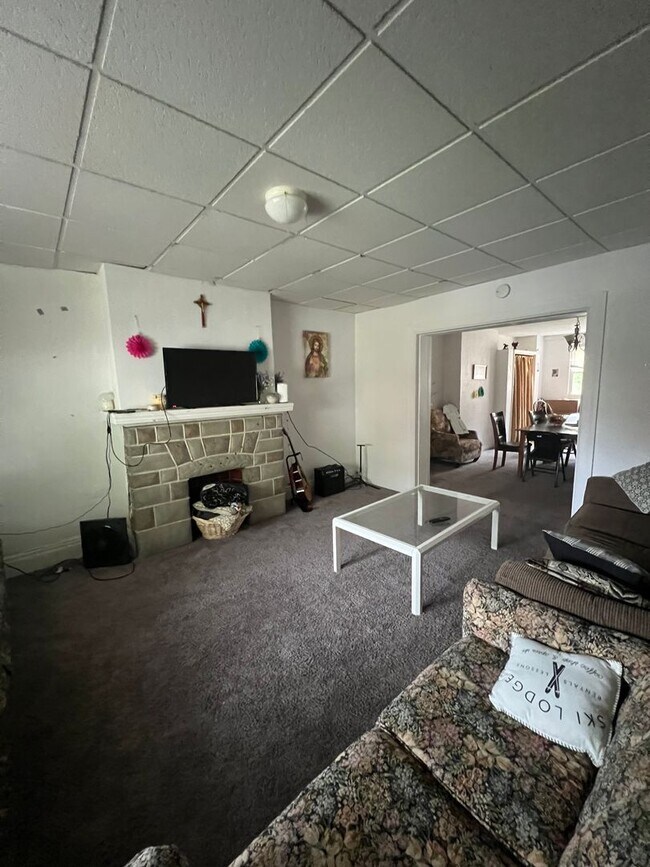 Building Photo - 353 Melwood Ave
