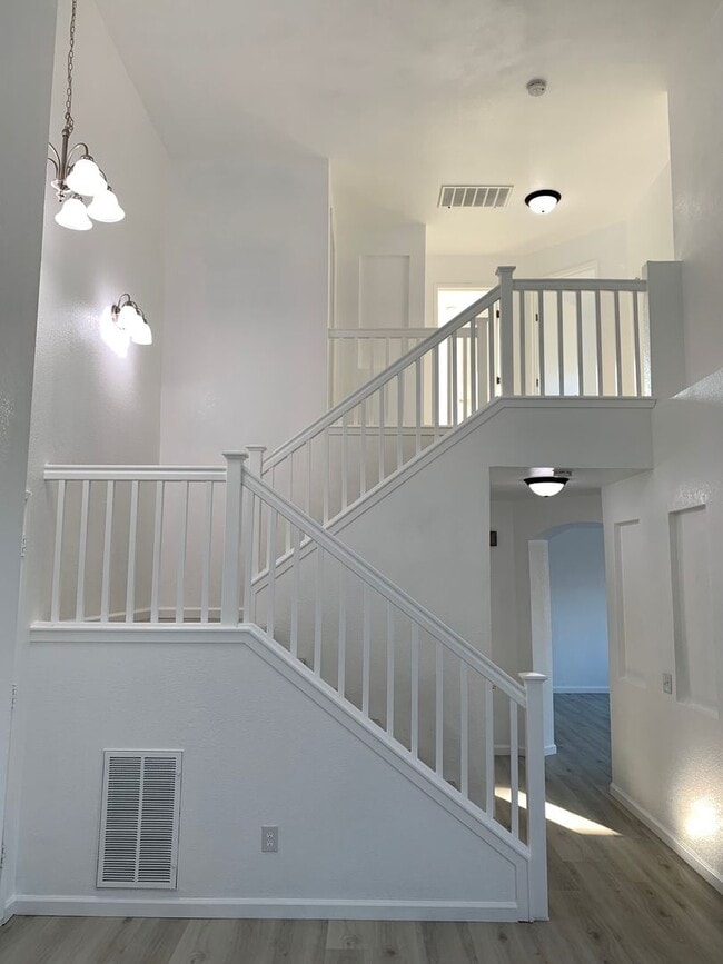 Building Photo - Full remodeled 4 bedroom 3 Bathroom home