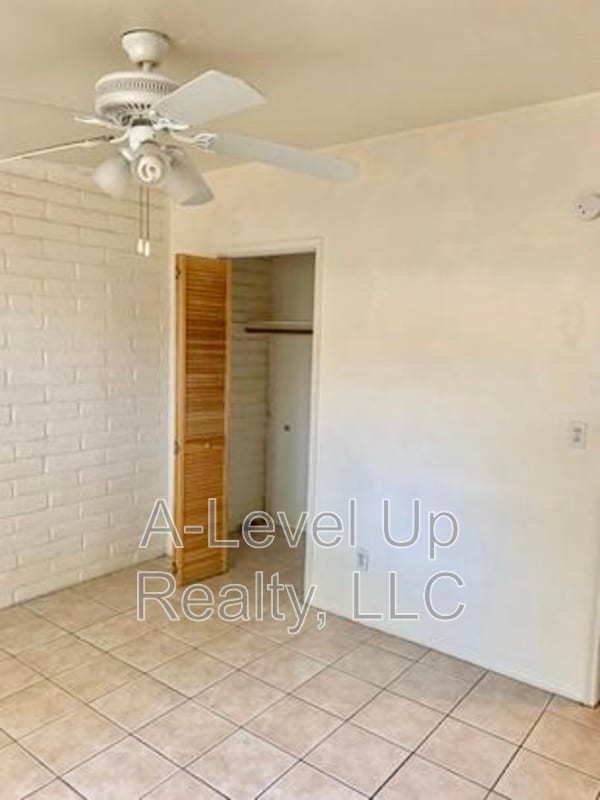 Building Photo - 316 E Elm St