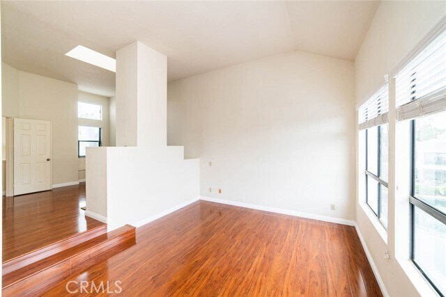 Building Photo - 31 Waterway