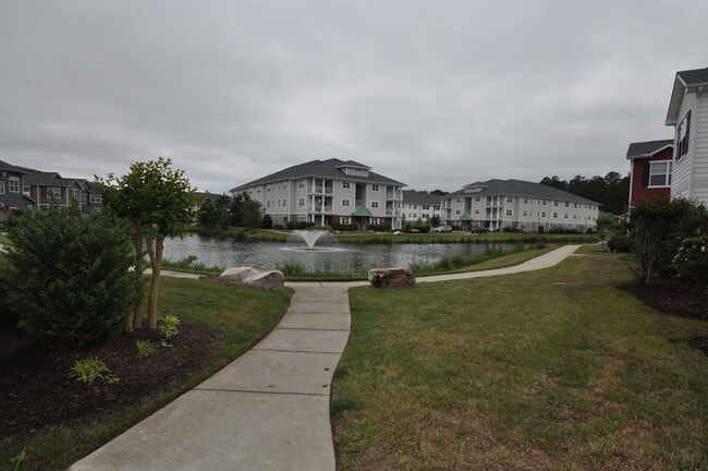 Building Photo - Kings Pointe at Western Branch