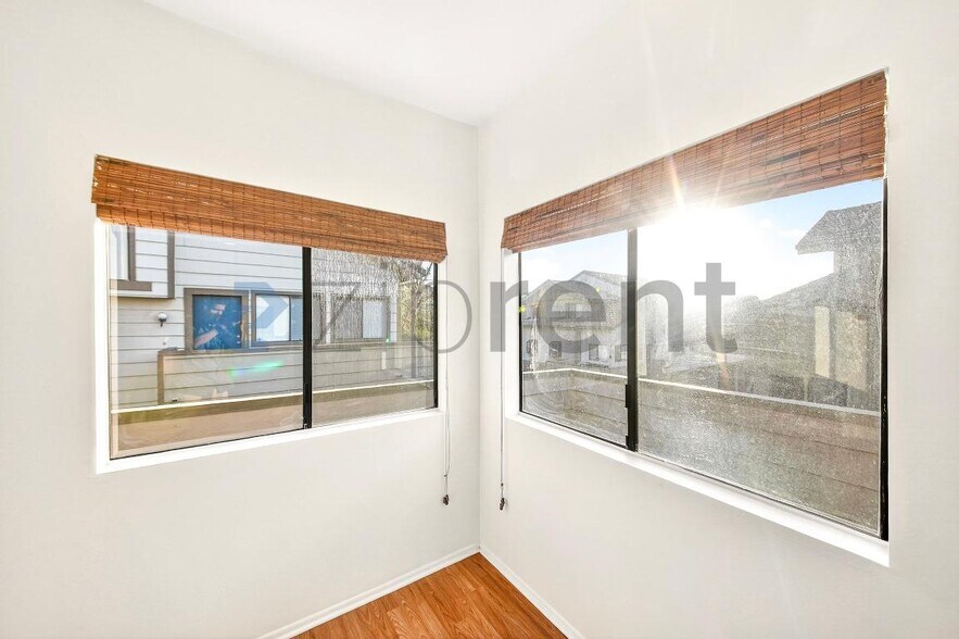 Building Photo - 68 Maegan Pl