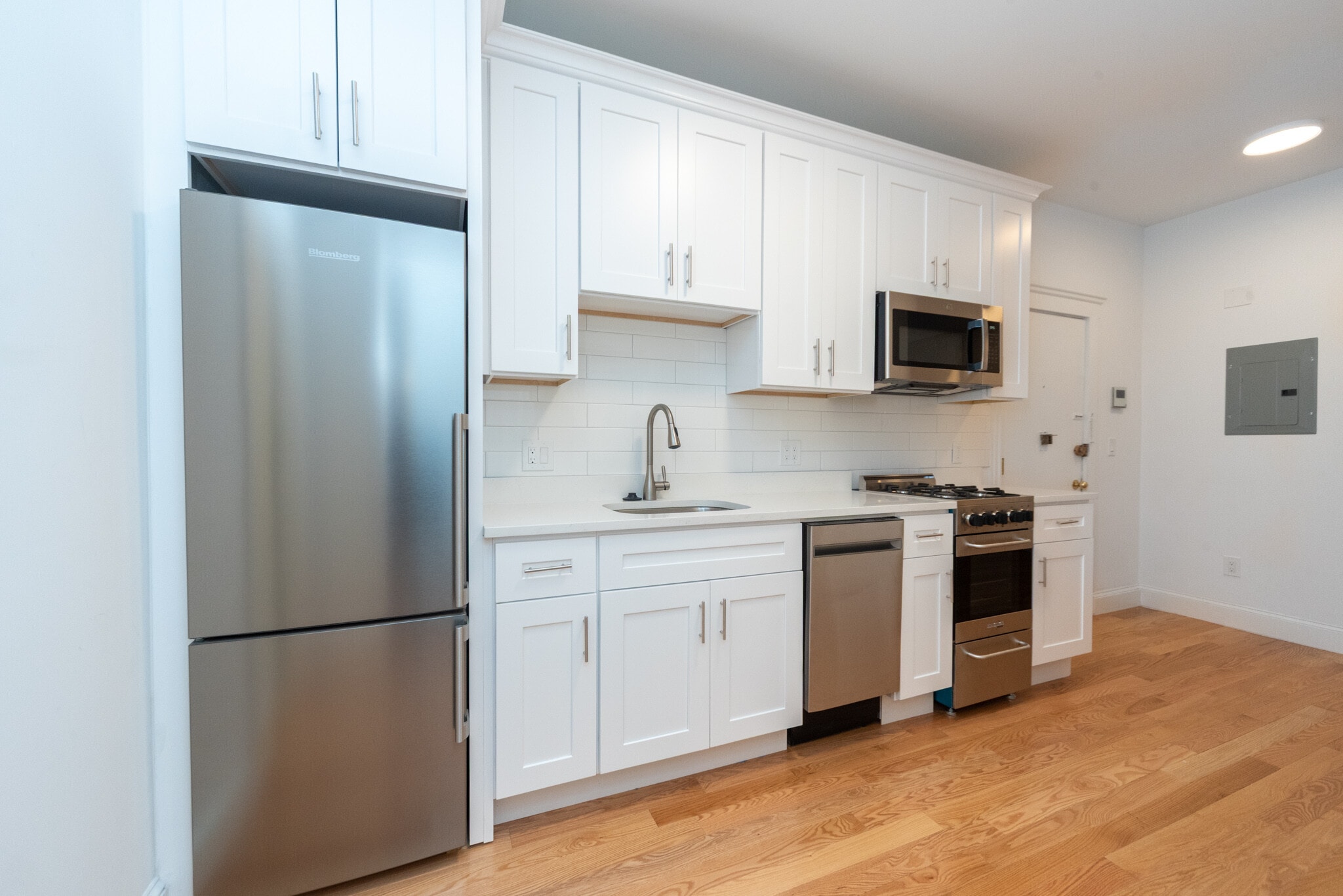 Building Photo - 95 Park Dr