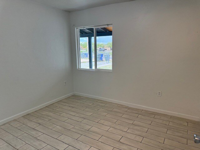 Building Photo - 2113 E Sunland Vista