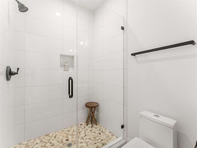 Building Photo - 2015 N Prairie Ave