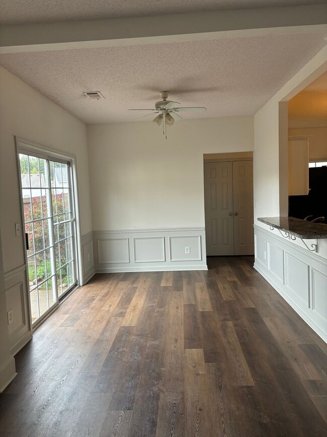 Building Photo - 1718 Bentridge Dr NW