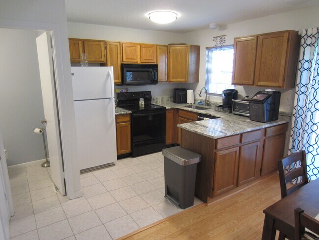 Building Photo - 229 Branford Rd