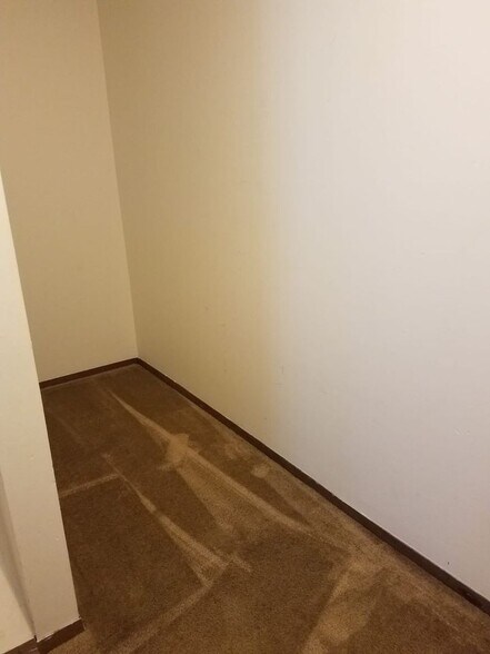 Bed Room-3 (Walking Closet - 1299 Hilltop Cir