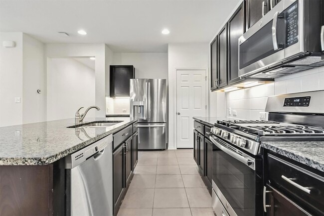 Building Photo - 533 Sweetwood Ln