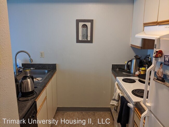 Building Photo - 5021 Brooklyn Ave NE