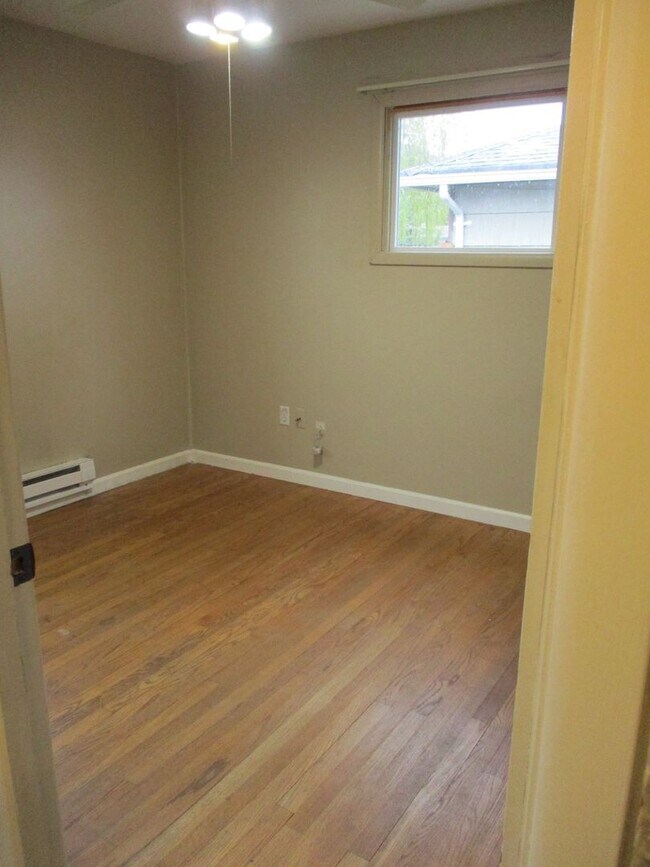 Building Photo - Adorable 3 Bedroom, 1 Bathroom Home in Tacoma