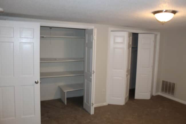 Building Photo - 4 Br, 3 ba + Bonus Henderson Forest