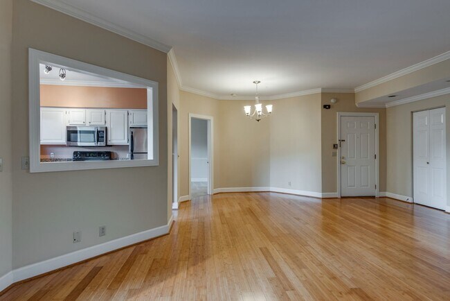 Building Photo - 218 Boxmere Pl