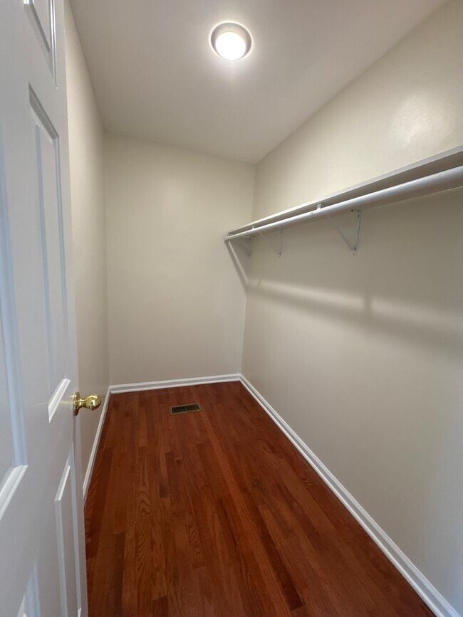 Building Photo - Charming 3BR Home with Bonus Room, Fenced Backyard & Quiet Cul-de-Sac Location