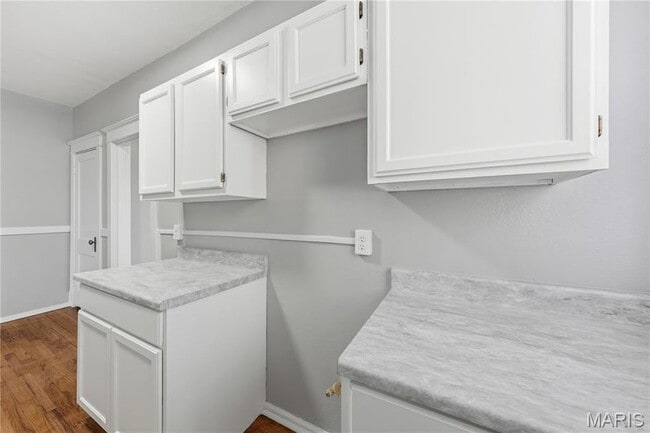 Building Photo - 4643 Evans Ave