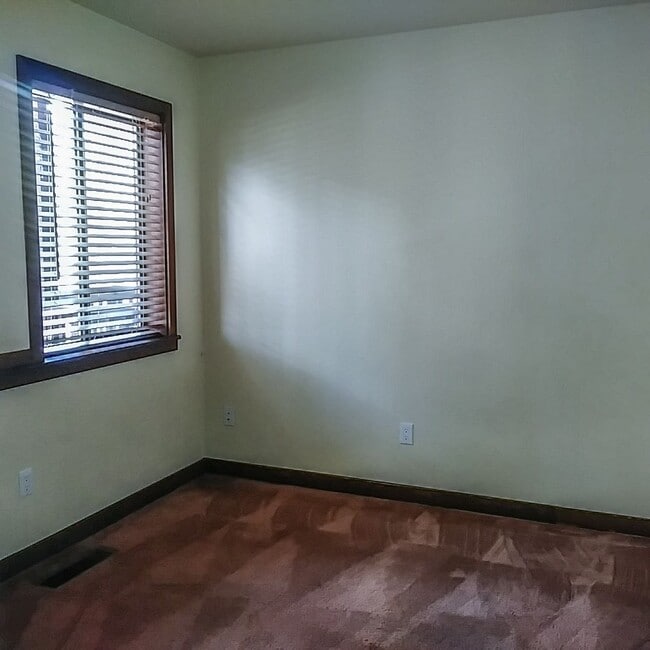 Building Photo - Charming 3-bedroom Lodge-Style Townhouse