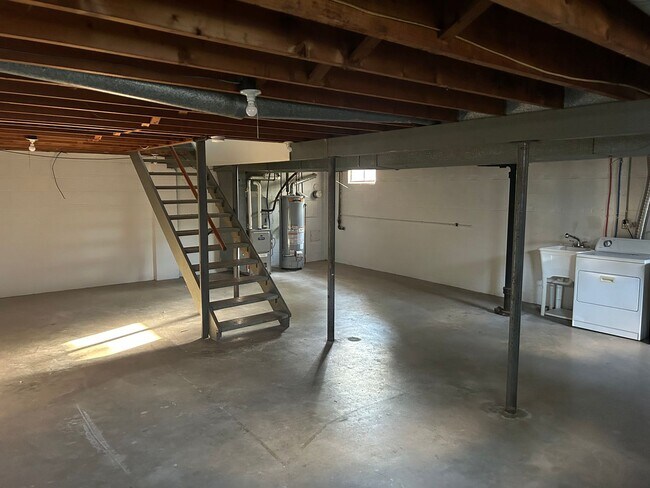 Building Photo - 2519-2521 Woodmere