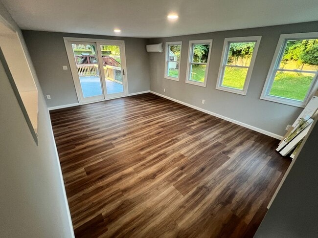 Building Photo - 4107 E Chester Dr