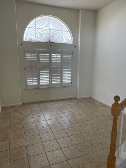 Building Photo - 2624 Yorkshire Dr