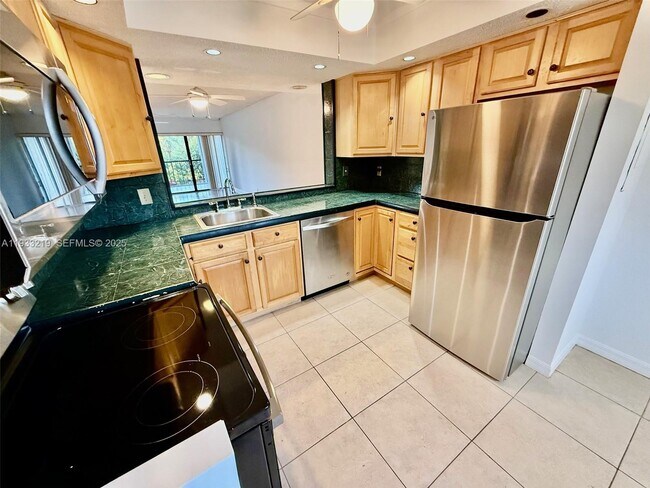 Building Photo - 6662 Boca Del Mar Dr