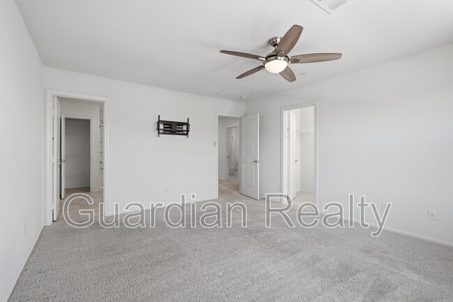 Building Photo - 2879 Cabrillo Terrace St