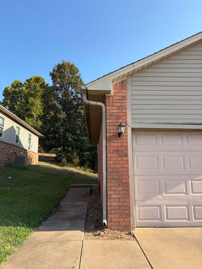 Building Photo - 1125 Grinnel Cir