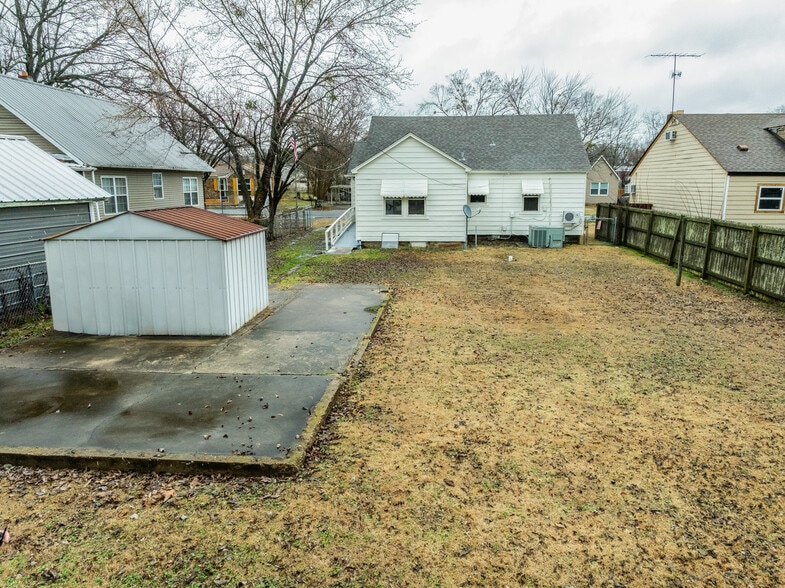 Building Photo - 1301 N 41st St