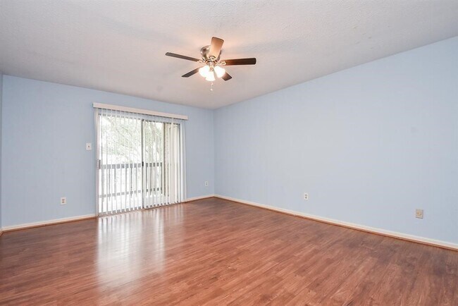 Building Photo - 10555 Turtlewood Ct