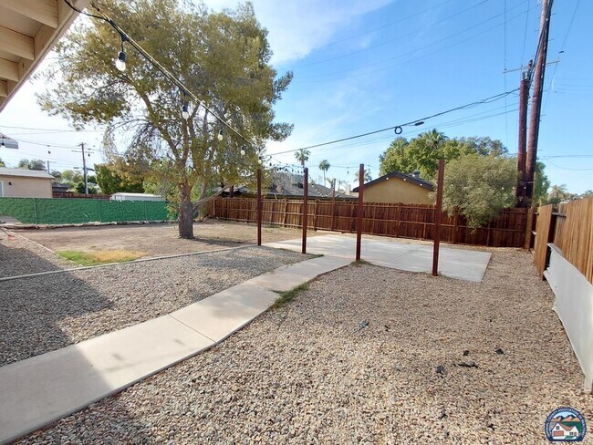 Building Photo - 1190 Ocotillo Dr