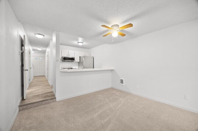 Building Photo - Charming Auburn Townhouse: 2-Bed, 1.5-Bath Gem with 1025 Sq. Ft. of Modern Living! Note 2nd bedro...