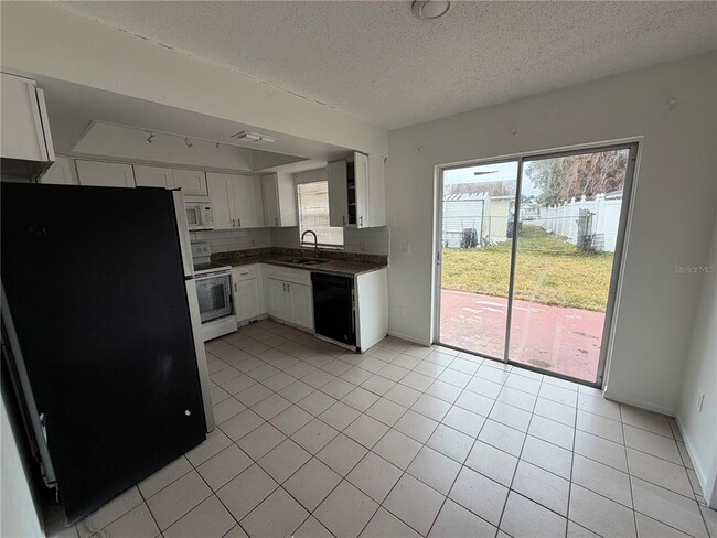 Building Photo - 5320 Snowflake Ct