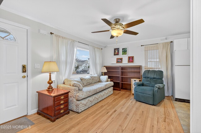 Building Photo - 1114 6th Ave